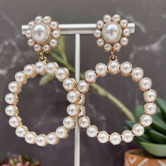 "Tango" NEW Pearl Gold Dangle Drop Circle Hoop Statement Bridal Fashion Earrings - Picture 1 of 3